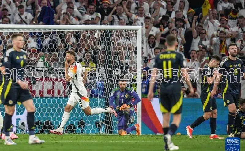 熊猫体育直播app云创智行创新引领：科技运动赛事海报设计